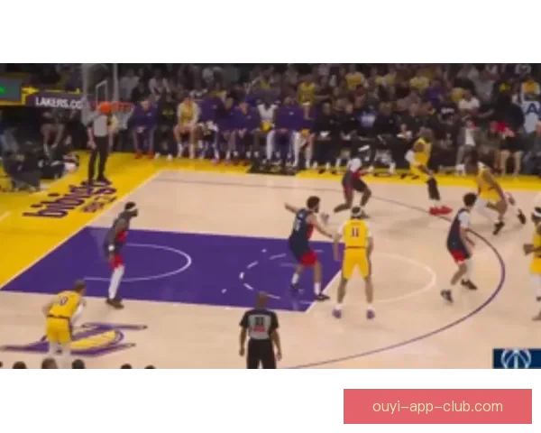 布朗尼回忆与父亲单挑比赛：赢得比赛后他不小心打碎了篮板