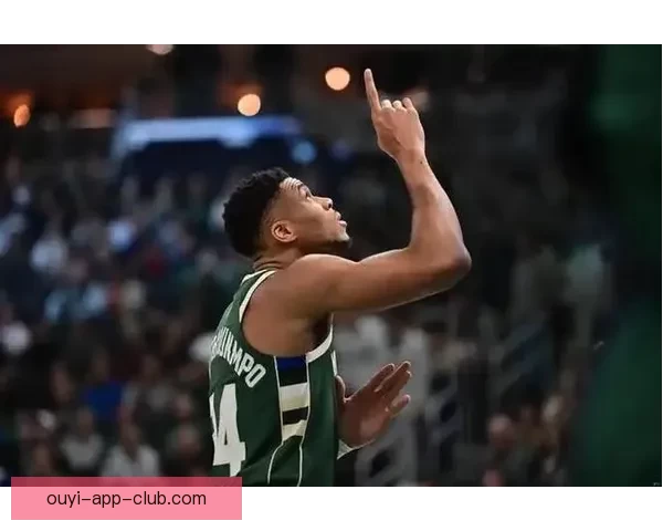 雄鹿季后赛晋级概率仅3% 字母哥逼宫离队遭批虚伪卑劣